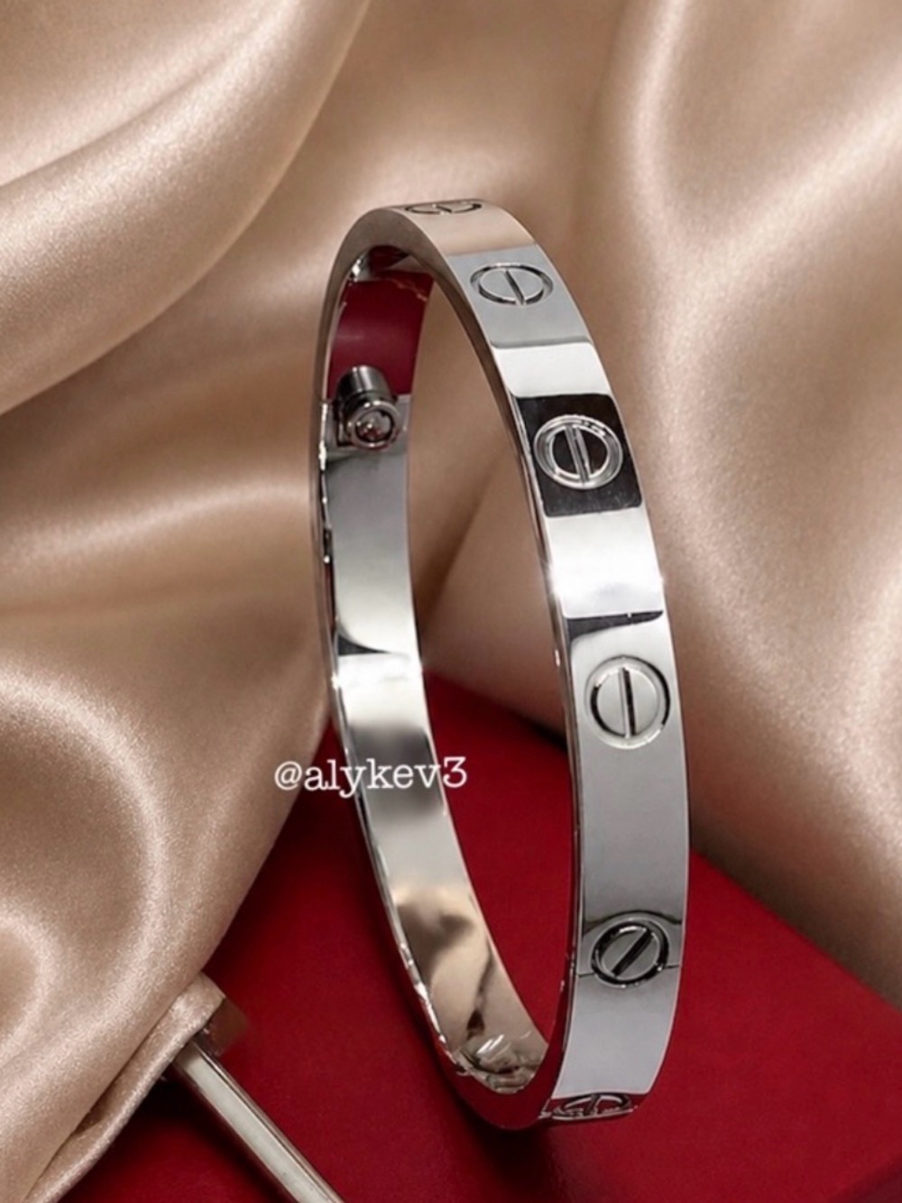💎 Silver Screw-Accent Bangle Bracelet - Love inspired 19cm